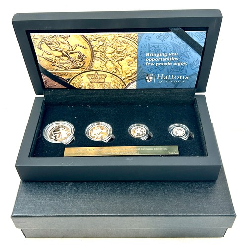 362 - Hattons of London cased 2022 22ct Her Majesty's Graces Platinum Jubilee Gold Sovereign deluxe set, s... 