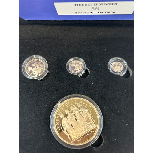 364 - Hattons of London cased 22ct, 2022 Her Majestys Graces Platinum jubilee gold definitive sovereign pr... 