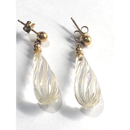 390 - 9ct gold crystal earrings weight 5g