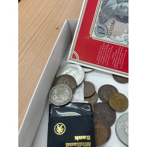 545 - Selection of vintage and later money