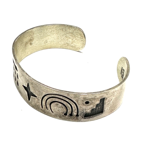 263 - Vintage mexican silver bangle weight 26g