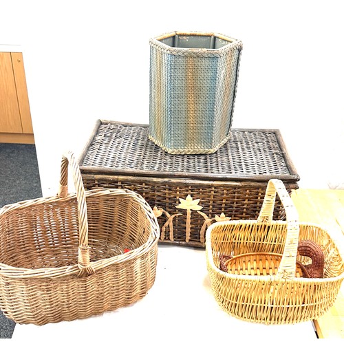 147 - Selection of assorted wicker baskets and boxes