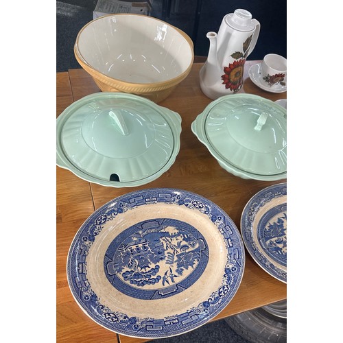 148 - Large selection of miscellaneous includes blue and white, The grip stand mixing bowl etc