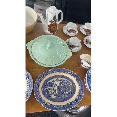 148 - Large selection of miscellaneous includes blue and white, The grip stand mixing bowl etc