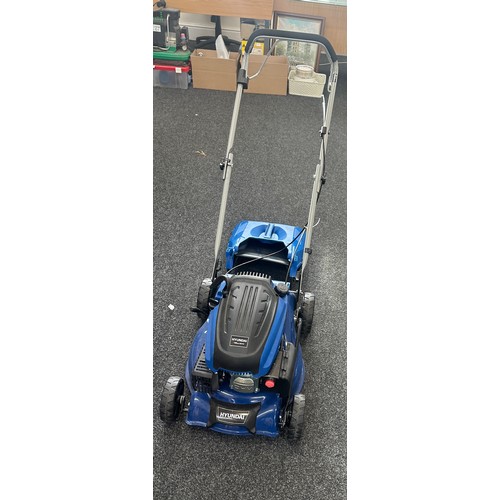 100A - Hyundai petrol lawn mower, untested