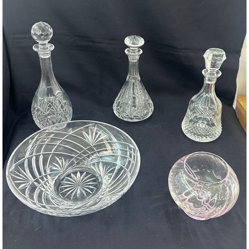 182 - Selection of glassware includes Decanters, bowl etc