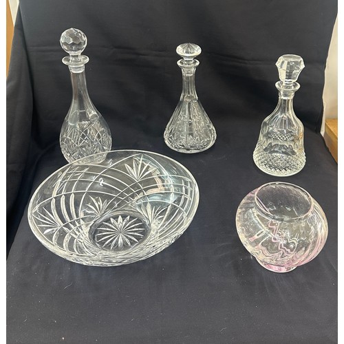 182 - Selection of glassware includes Decanters, bowl etc