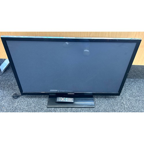 299 - Samsung 43 inch plasma TV with remote in working order