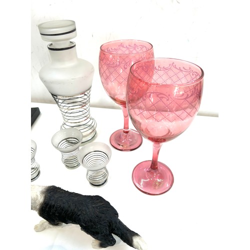 201 - Selection of collectables to include coloured glassware, border fine art Collie, desk tidy etc