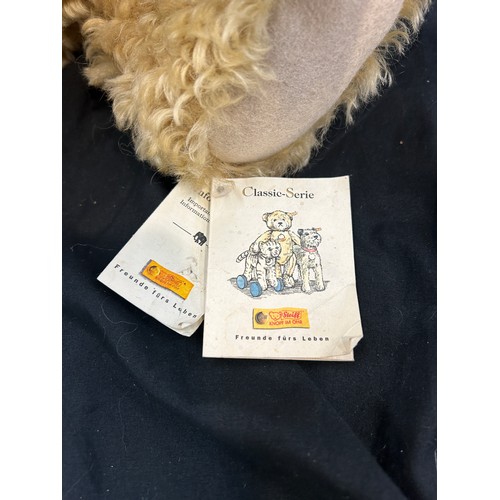 14A - Steiff growler classic bear 004728, jointed with tags, genuine mohair