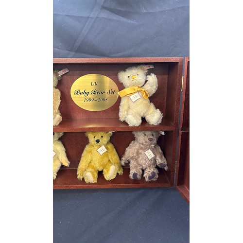 52 - Steiff Bear Ltd Edition Set 1999-2003 in display case, case measures approximately 11inches tall 16 ... 