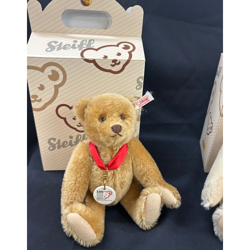 21 - 2 Boxed Steiff bears includes Steiff 1922 replica and 01974