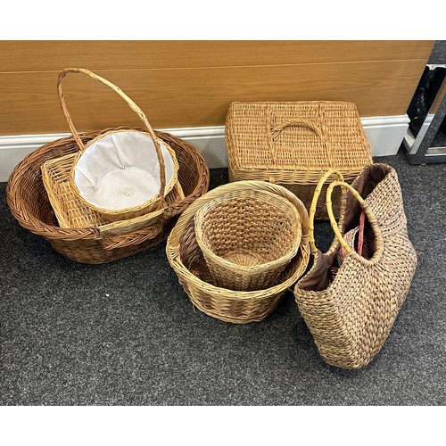 234A - Selection of vintage and later wicker baskets, various designs and styles