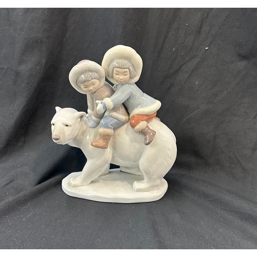 601 - Lladro Polar Bear With Inuit / Eskimo Children, in good overall condition