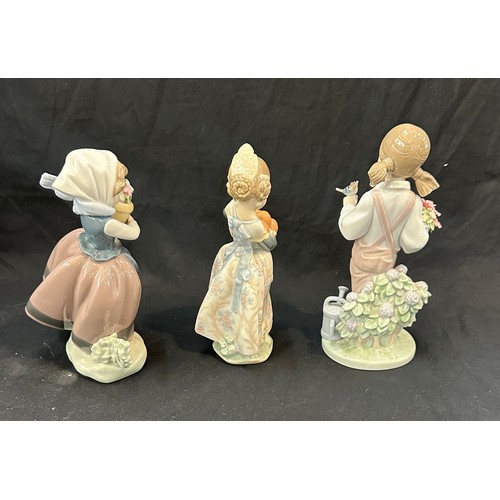 604 - 3 Lladro girl figures, all in good overall condition