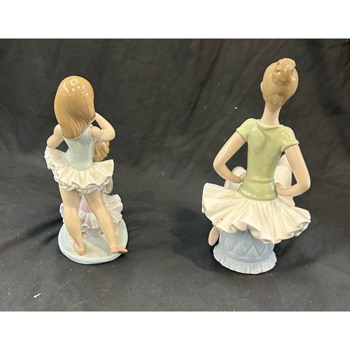 599 - 2 Lladro ballerina figures, both in good overall condition