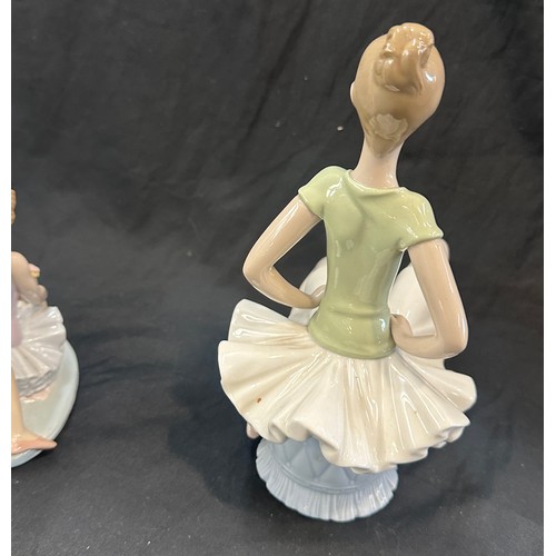 599 - 2 Lladro ballerina figures, both in good overall condition