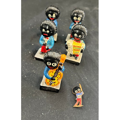 442 - Music band Robertsons figures together with a pin badge a/f