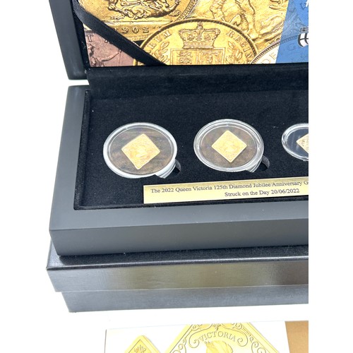 411 - Cased Hattons 2022 22 carat Queen Victoria 125th Diamond Jubilee anniversary gold deluxe sovereign p... 