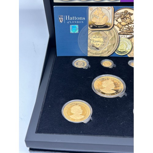 425 - Cased Hattons 24 carat 2021 Queens 95th birhday gold definitive sovereign proof set includes Five po... 