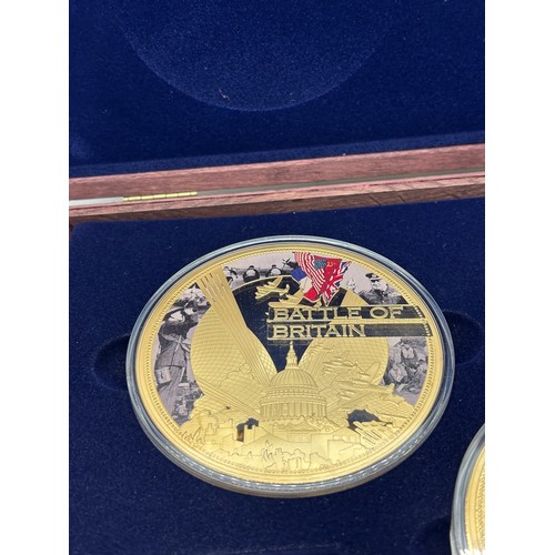 431 - Cased set of silver plated commemorative Pearl Harbour large coins / medals, limited edition