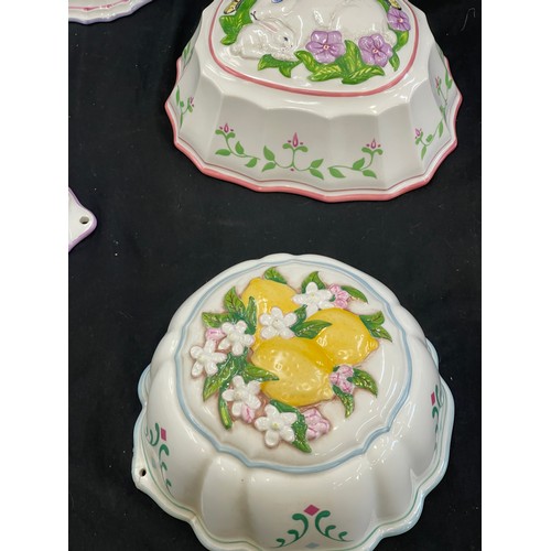 245 - 6 Franklin mint porcelain Le 'Cordon Bleu moulds