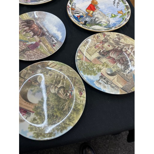 209 - Large selection of collectors plates, to include Wedgwood, Royal Worcester etc