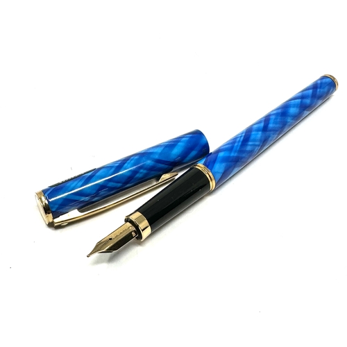 416 - Blue sheaffer usa fountain pen