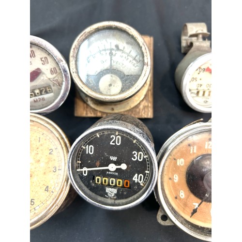 85 - Selection of vintage speedometers/clocks to include several Smiths, Veglia etc