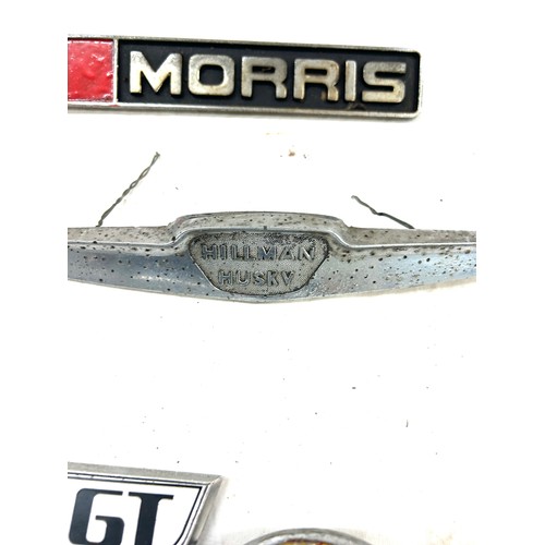 541 - Selection of vintage car and motor cycle badges to include Austin Hilam, MG etc