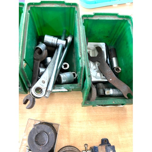 305 - Large selection of vintage and later tools to include spanners, wrenches, hax saws etc