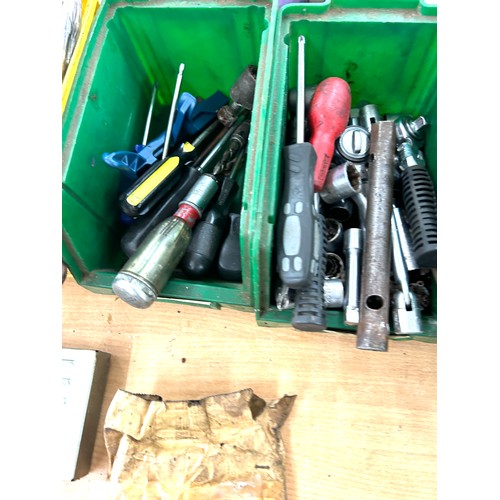 305 - Large selection of vintage and later tools to include spanners, wrenches, hax saws etc