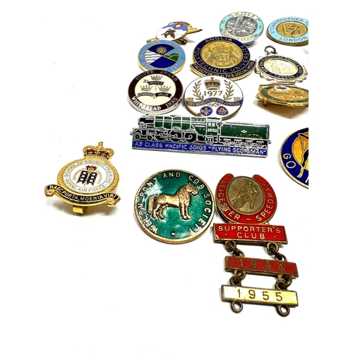 430 - collection of 30 vintage enamel badges