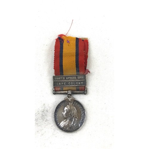 530 - Selection of miniature military medals to include WW1 and WW2