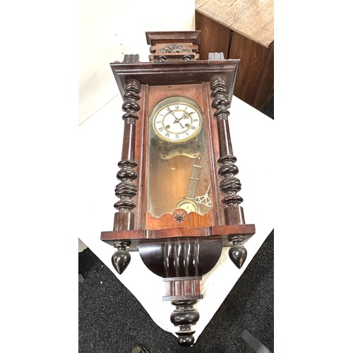 81 - Vintage mahogany 2 key hole Vienna wall clock with pendulum and key, in working order chimes on the ... 