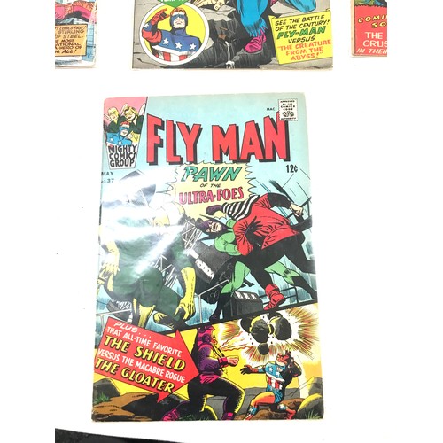 101 - Selection of vintage ' Flyman' comics approx 7 in total