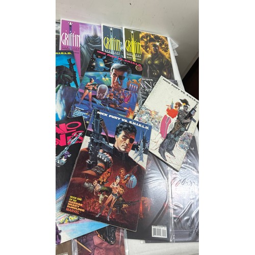 104 - Selection of assorted modern comics to include The Griffin, Angel after fall etc