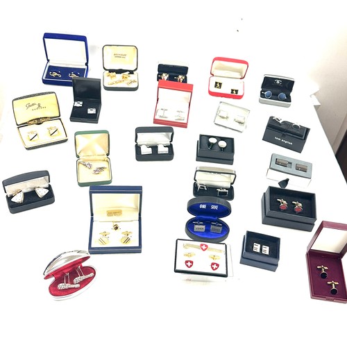 569 - Selection of vintage and later cufflinks