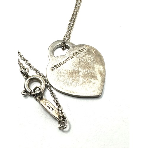 295 - Silver necklace with heart pendant by designer Tiffany & Co (3g)