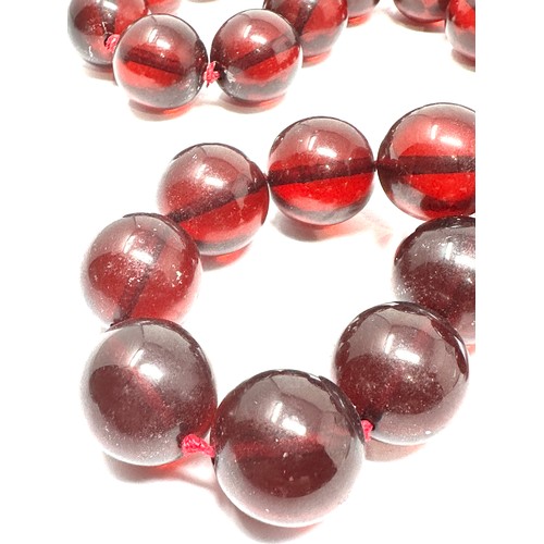 333 - A cherry bakelite bead necklace (168g)