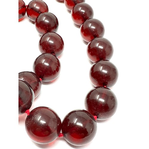 333 - A cherry bakelite bead necklace (168g)