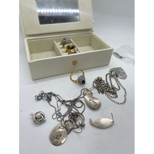 456 - Selection of assorted jewellery includes silver