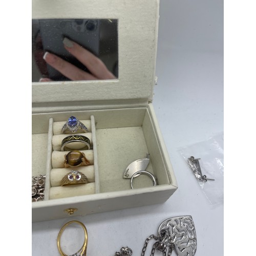 456 - Selection of assorted jewellery includes silver