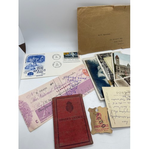 533 - Selection of assorted ephemera includes driving license etc