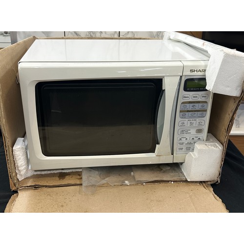 369A - Sharp microwave oven 800w, untested