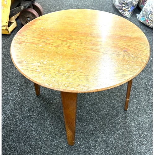 389A - Oak  Gordon Russell mid century table measures approx 18 inches tall and 28 inches diameter