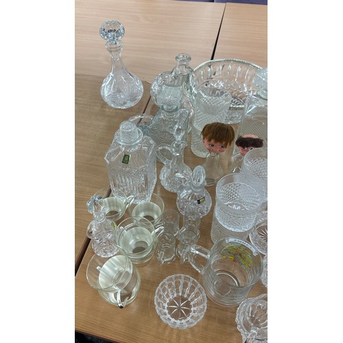 131 - Large selection of assorted glassware includes bowls, glasses etc