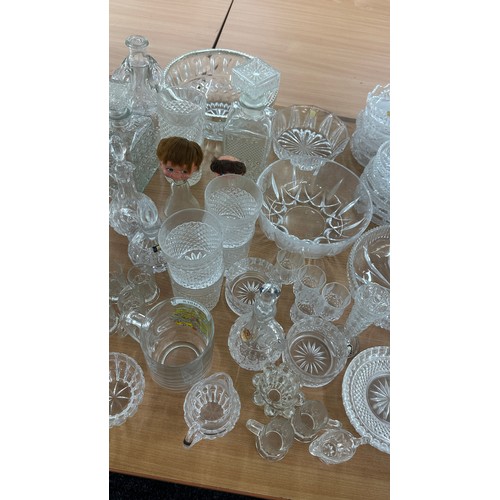 131 - Large selection of assorted glassware includes bowls, glasses etc