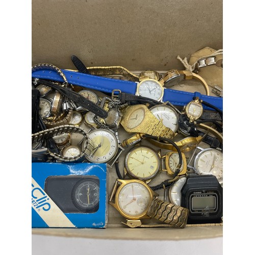 556 - Selection of vintage mechanical wrist watches Oris, Sekonda and others