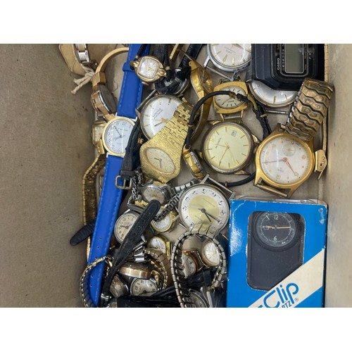 556 - Selection of vintage mechanical wrist watches Oris, Sekonda and others